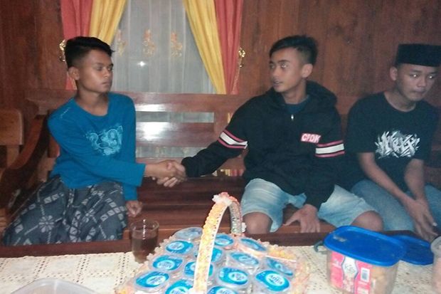 Seorang Remaja Dikeroyok,...