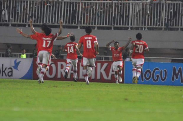 Persija Mengaum, Persipura...