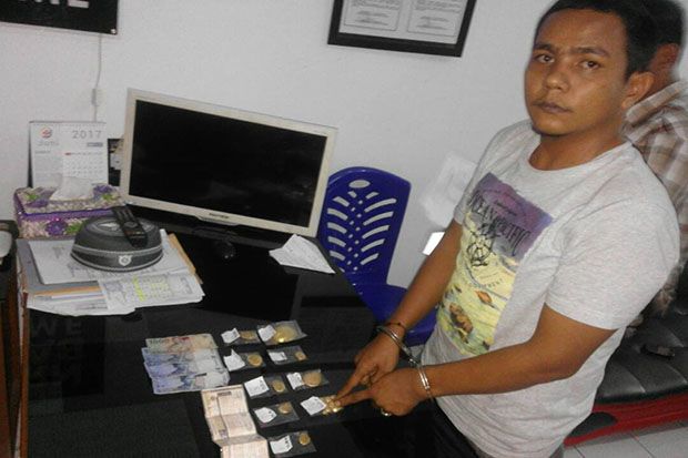 Tampung Emas Hasil Tambang...