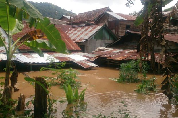 Banjir Bandang Terjang...