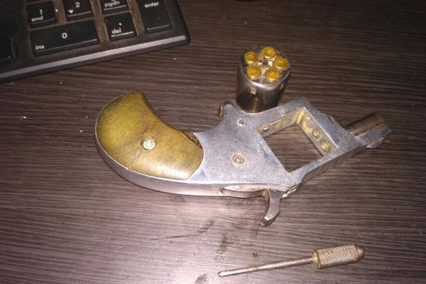 Senjata Rakitan Jangan...