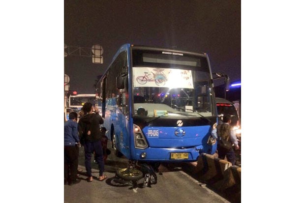 Motor Terlindas Transjakarta...