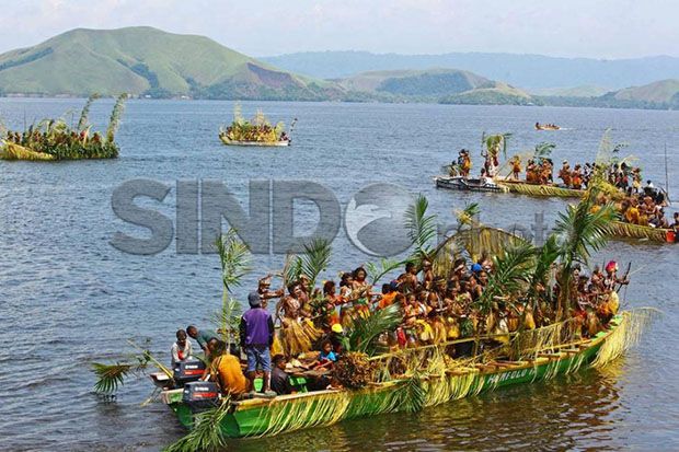 16 Suku di Papua Meriahkan...