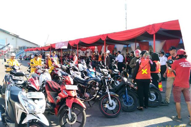 Ratusan Pemudik Tiba...