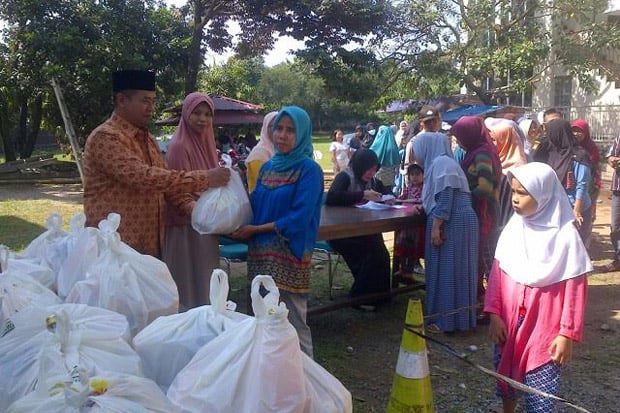 LDII Depok Berbagi Paket...