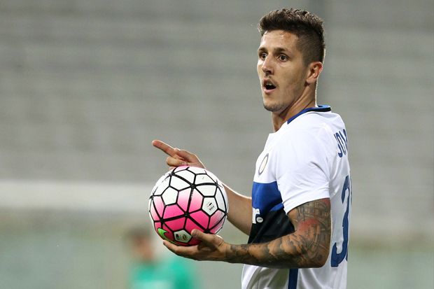 Inter Milan Gantungkan...
