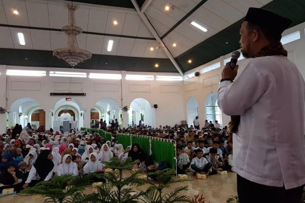 Kebahagiaan Ratusan...