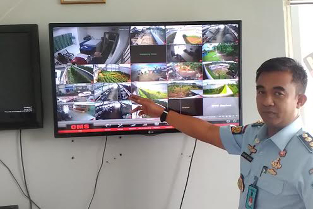 Pakai Jempol, Napi Bisa...