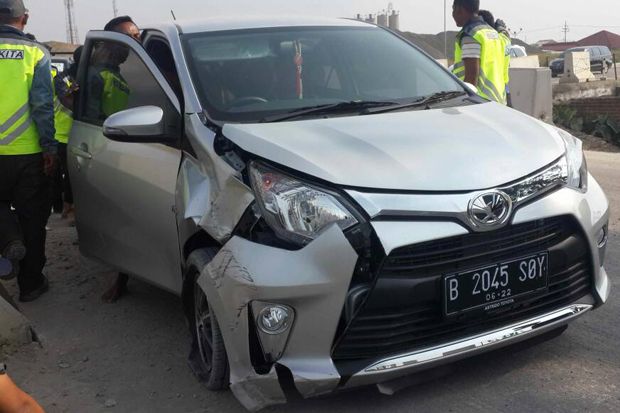 Calya Tabrak Pembatas...