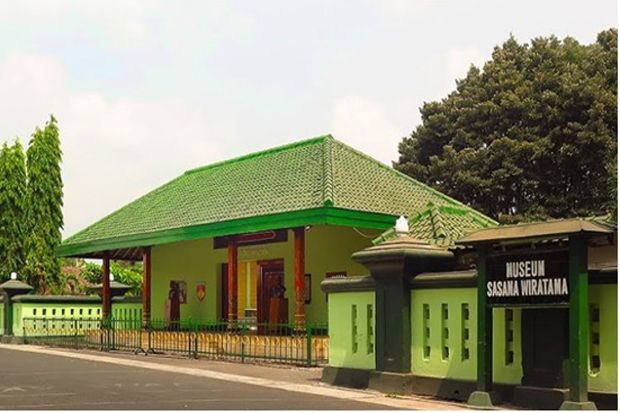 Menelusuri Jejak Sejarah...
