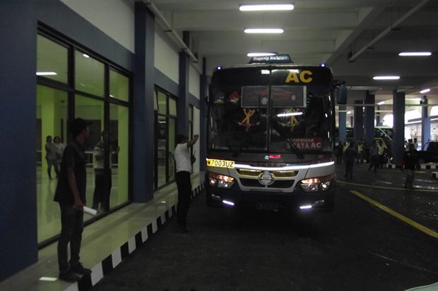 Jumlah Pemudik di Terminal...