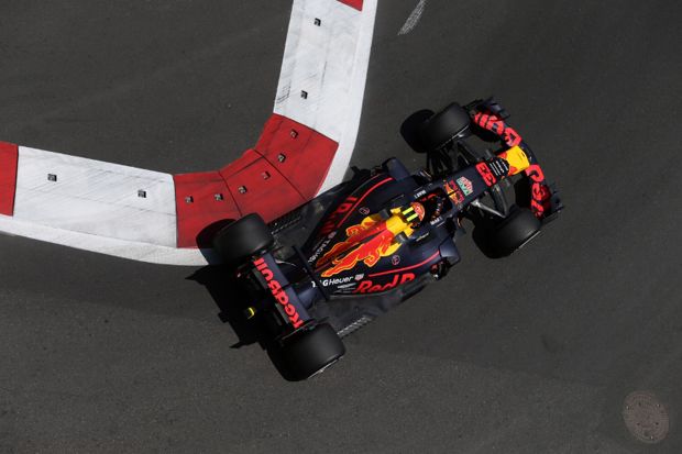 Verstappen Pertahankan...