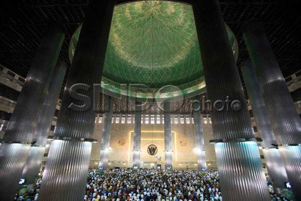 Jelang Salat Idul Fitri,...