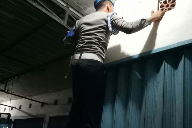 Menegangkan, Polisi...
