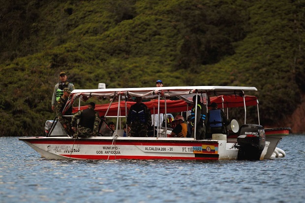 Kapal Turis Bawa 160...