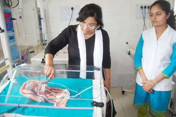 Bayi di India Terlahir...
