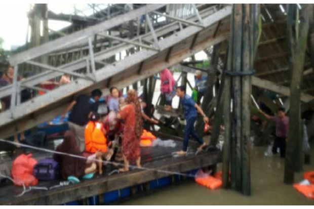 Jembatan di Pelabuhan...
