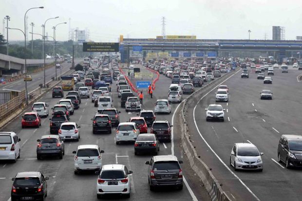 Macet Lebih dari 5 Km,...