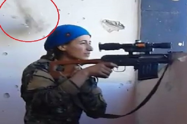 Sniper Perempuan Ini...