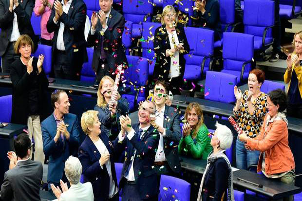 German Parliament Legalise...