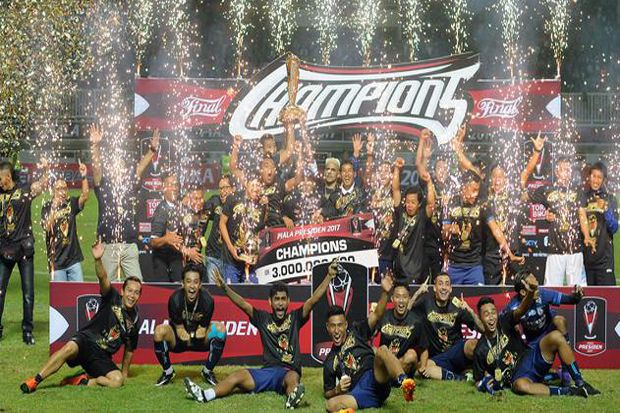 Dijamu PS TNI, Arema...