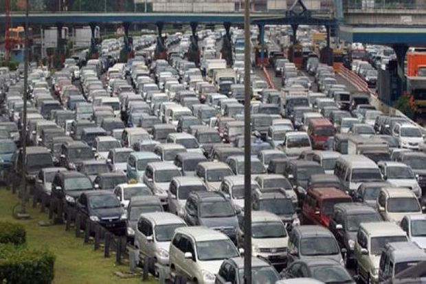 Jakarta-Cikampek Padat,...