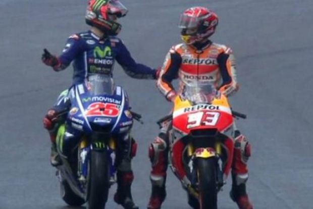 Senggol Vinales, Marquez:...