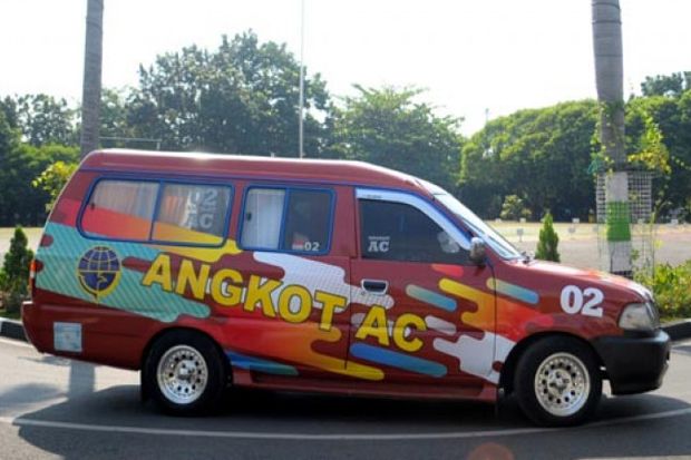 Angkot Gunakan AC, Omset...
