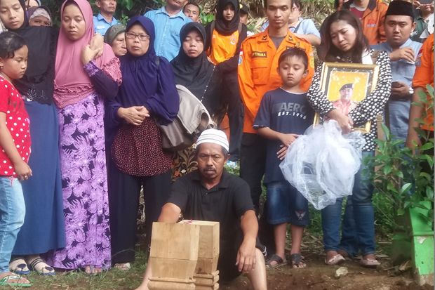Jenazah Nyoto Purwanto...