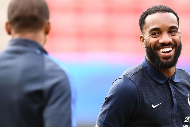 Lacazette Lampaui Rekor...