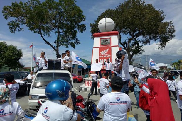 Ratusan Kader Palu Unjuk...