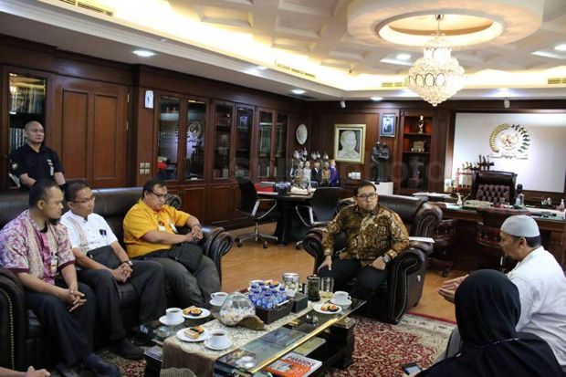 Keluarga Minta DPR Bantu...