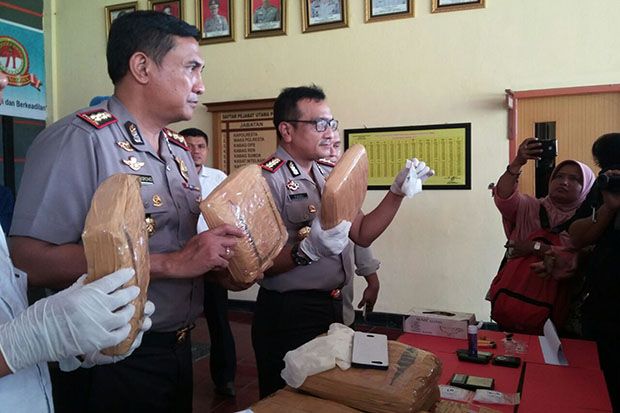 26 Kg Paket Ganja Tak...