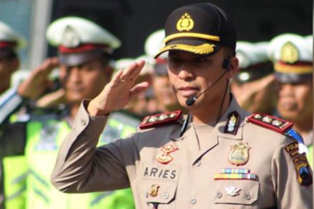 Polisi Lumpuhkan Anggota...