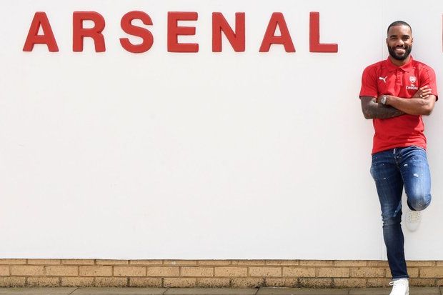 Lacazette Ungkap Alasan...