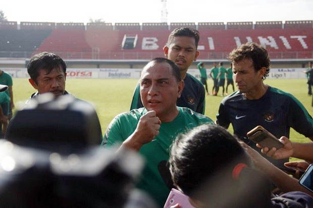 Kunjungi Pelatnas Timnas...