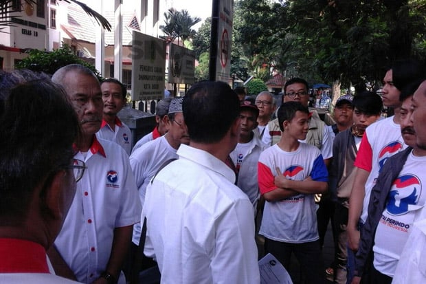 Puluhan Pengurus dan...