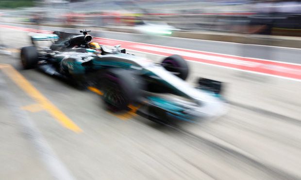 Lewis Hamilton Pertajam...