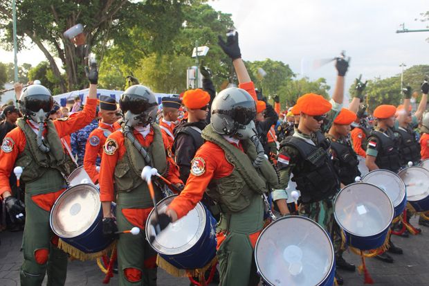 Pawai Drumband Taruna...