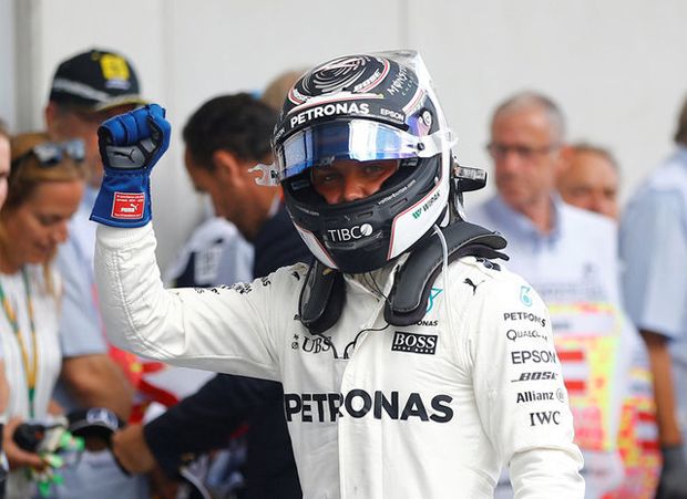 Bottas Rebut Pole di...