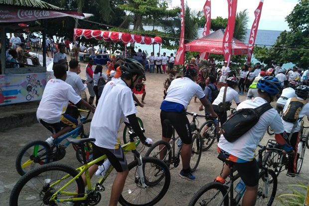 Warga Manokwari Antusias...