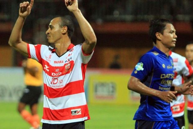 Tekuk Persib, Madura...