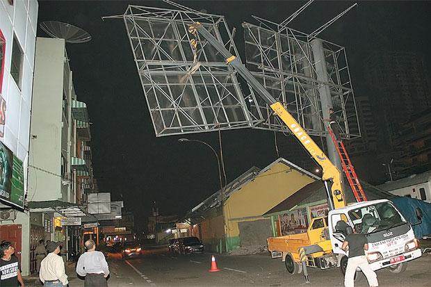 Pemko Medan Tertibkan...