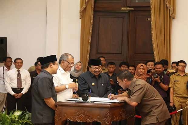 Tolak Gratifikasi, Gubernur...