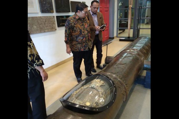 Mengenal Sejarah Indonesia,...