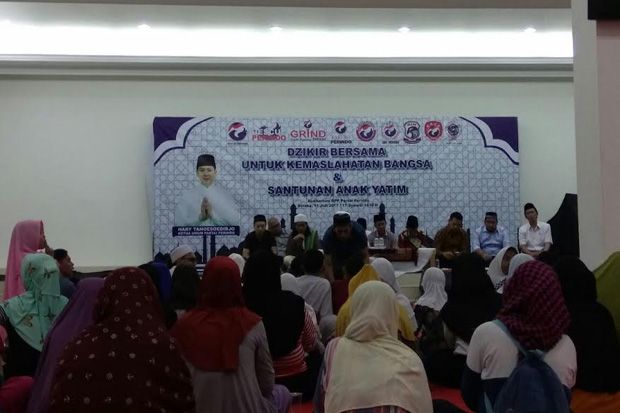 Ratusan Anak Yatim Doakan...