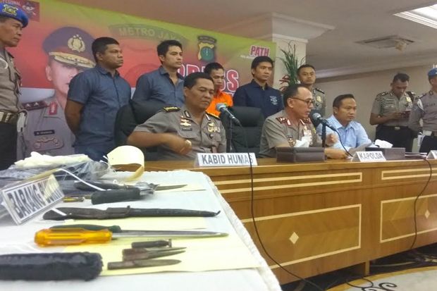 Takut Ditembak Mati...
