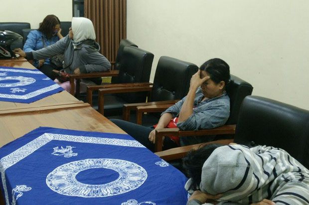 Asyik Ngamar, Empat...