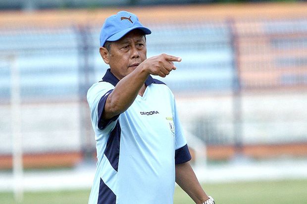Pelatih Persela Lamongan...