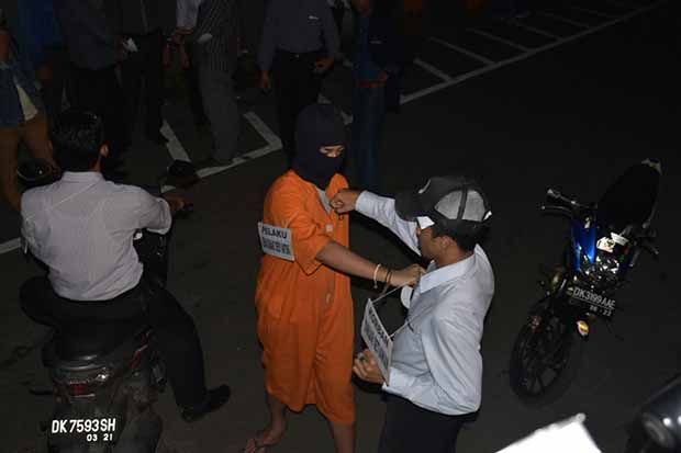 Rekonstruksi Pengeroyokan...
